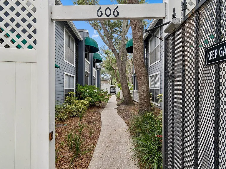 606 S Albany Ave #3 — Photo 4