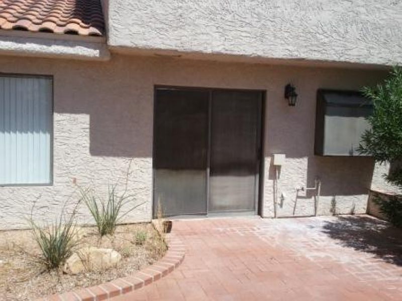 1st image of 329 E Lilac Dr