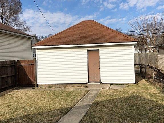 3rd image of 2145 Bellefontaine Ave