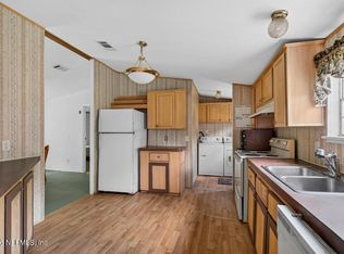 266 Ash St, Hawthorne, FL 32640
