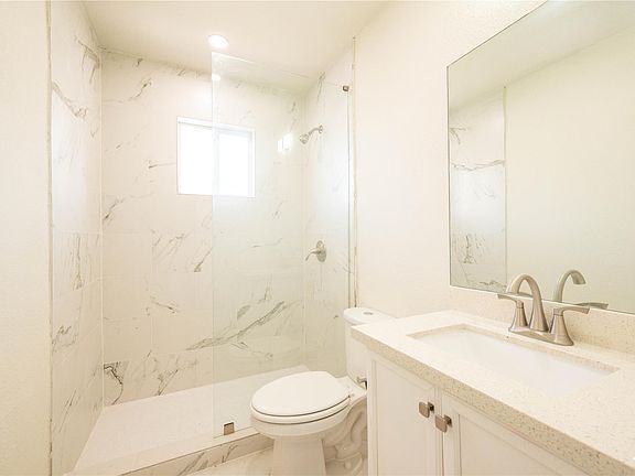 4th image of 912 Church St APT 3