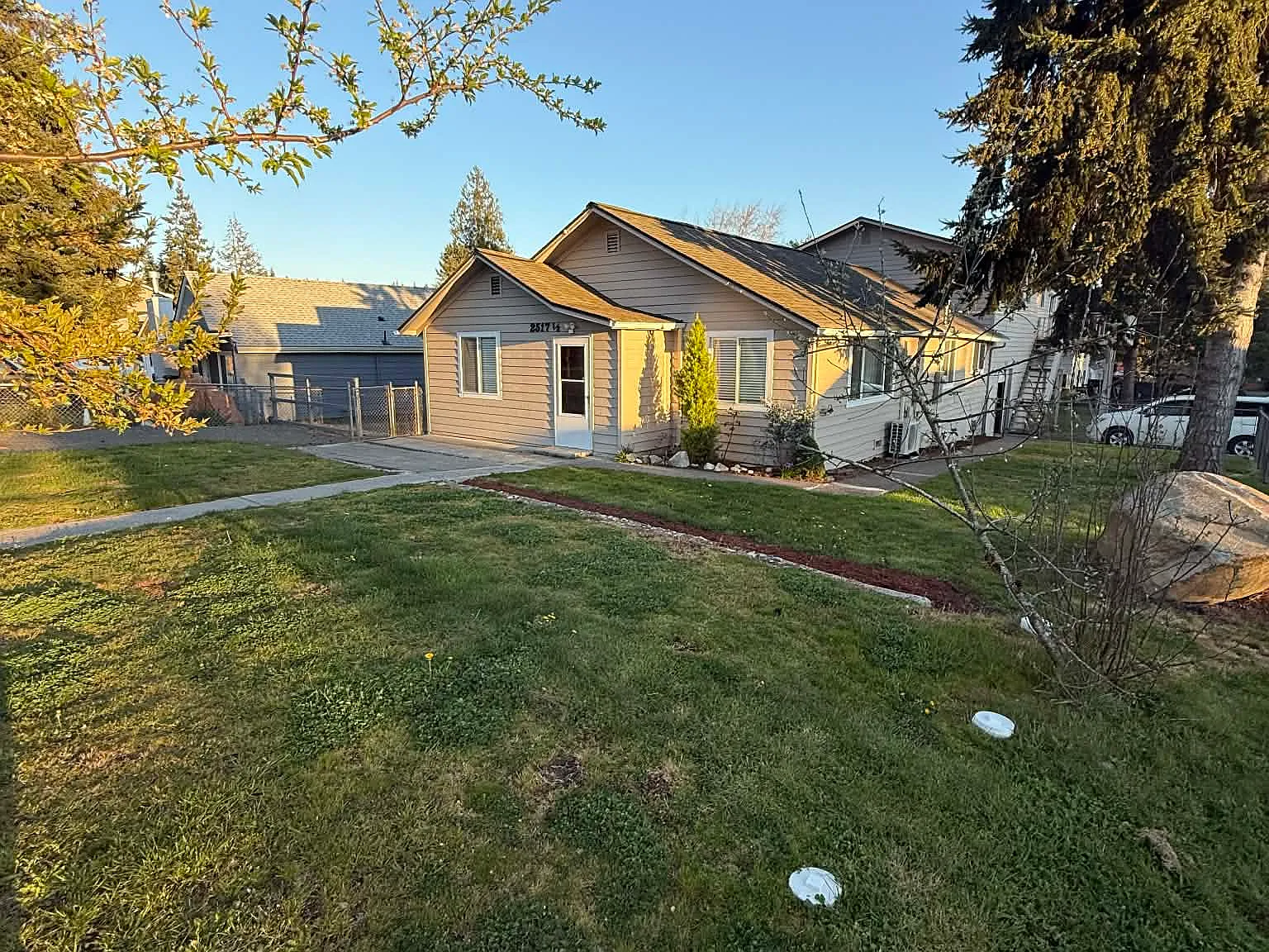 3 bed, 1400 sqft, $2,650 — Photo 2