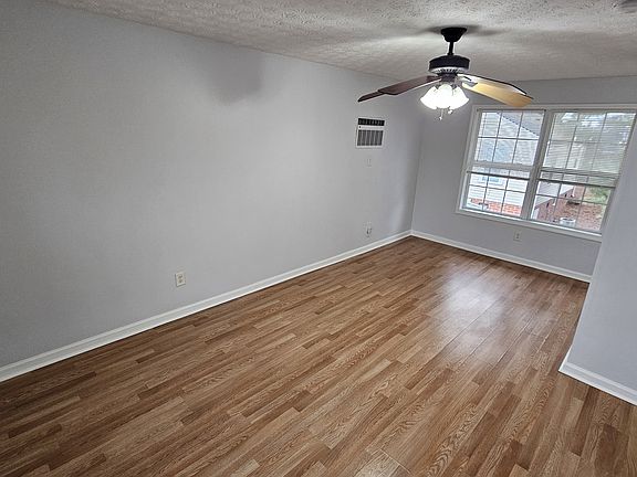 2nd angle of the living/sleeping area