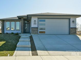 1952 Scotch Pne, Middleton, ID 83644