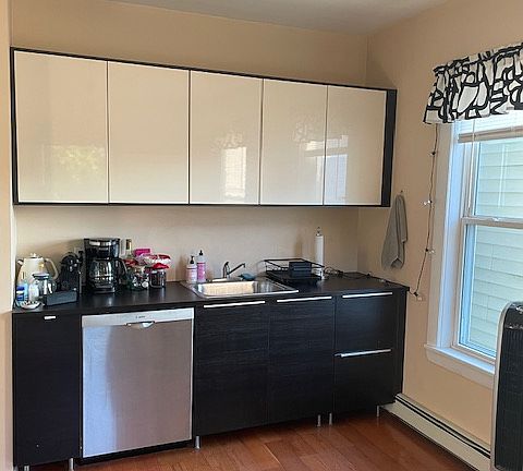 5th image of 45 W Howell St #2
