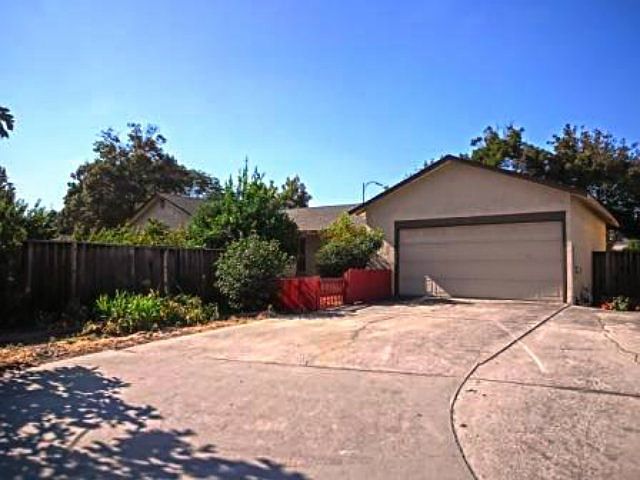 1st image of 916 Stone Glen Ct