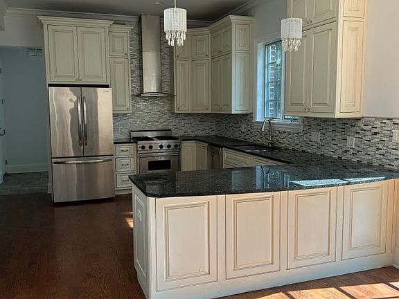 3rd image of 73 Locust Rd
