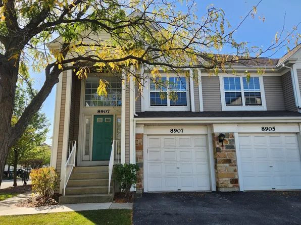 8907 W Heathwood Cir, Niles, IL 60714