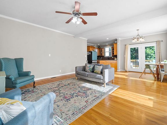 4th image of 2200 Fairfax Dr