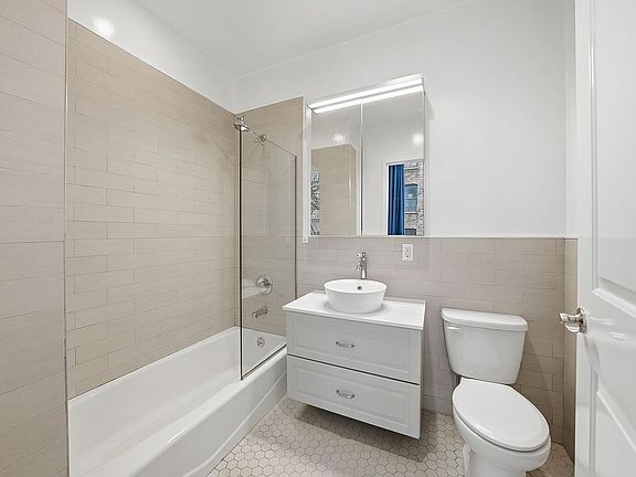 5th image of 236 W 112th St #1