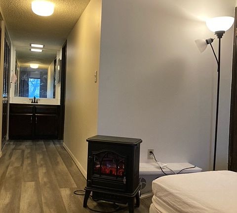 3rd image of 245 N Vine St #205-1