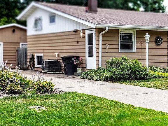 2nd image of 2327 46th Ave