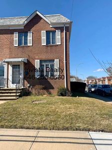 2402 154th St #1, Whitestone, NY, 11357