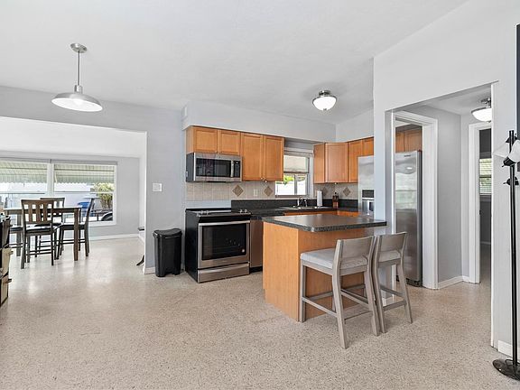 5th image of 3424 Dante Dr