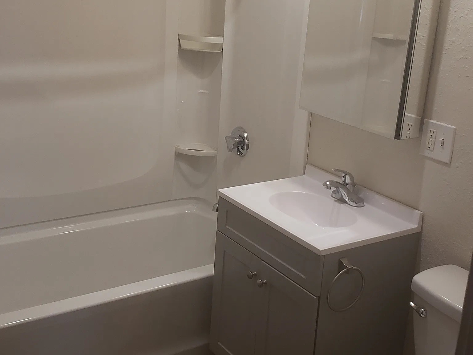 2 bed, 1100 sqft, $1,650 — Photo 4