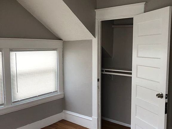 5th image of 822 Thomas Ave N