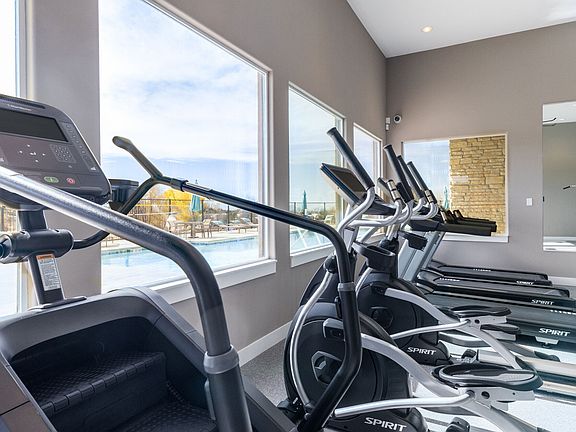 4th image of 4700 Wagon Rd #1305