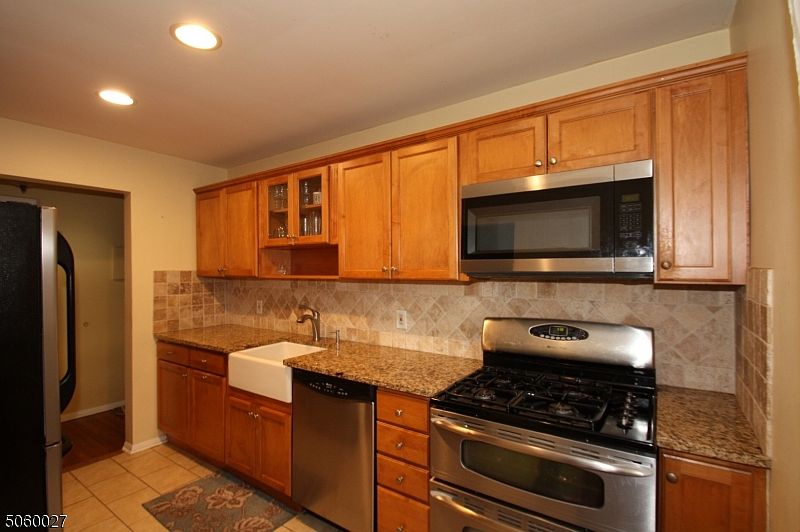 1st image of 284 Claremont Ave #B3