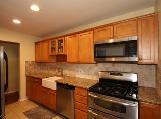 284 Claremont Ave APT B3, Verona, NJ 07044
