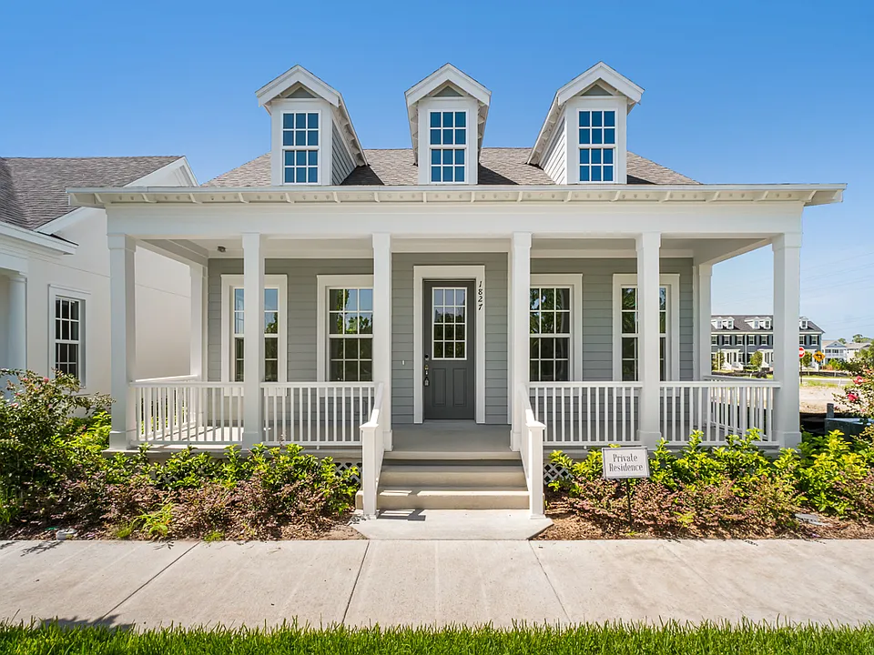 1827 Headland Loop