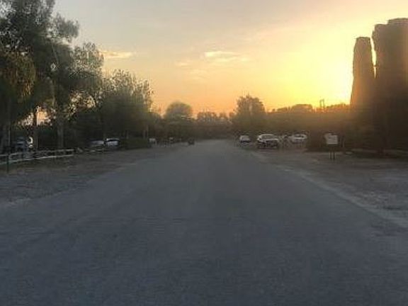 Exterior Neighborhood (street photo)