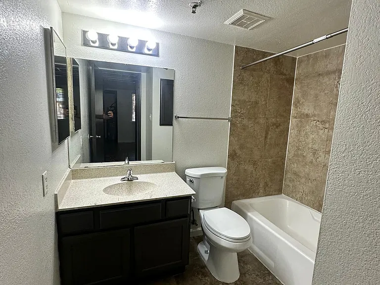 Cedar Creek Condominiums — Photo 77