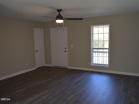 5th image of 394 Brookwood Dr