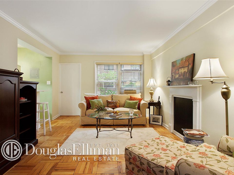 1st image of 135 Willow St APT 105