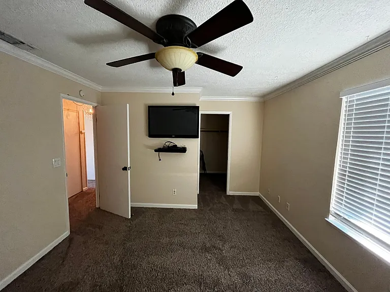 6203 Ackland Ct — Photo 10