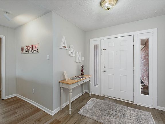 4th image of 2600 Calico Ct