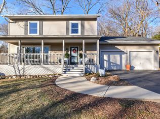 194 Vernon St, Williams Bay, WI 53191