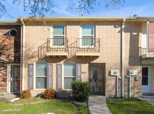 2425 Park Place Dr, Gretna, LA 70056