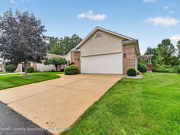 3rd image of 506 White Pine Blvd #9