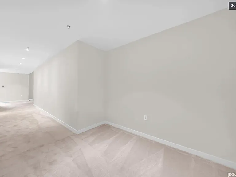 1 Hawthorne St #2J — Photo 16