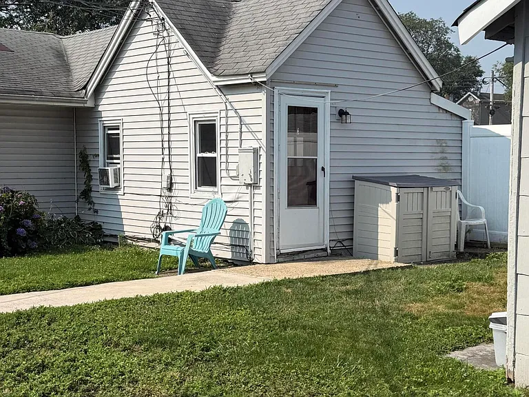 257 Carr Ave #C — Photo 3