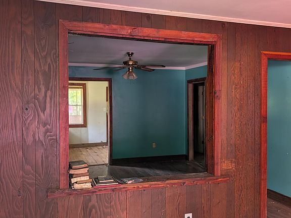 4th image of 1081 Homestead Rd