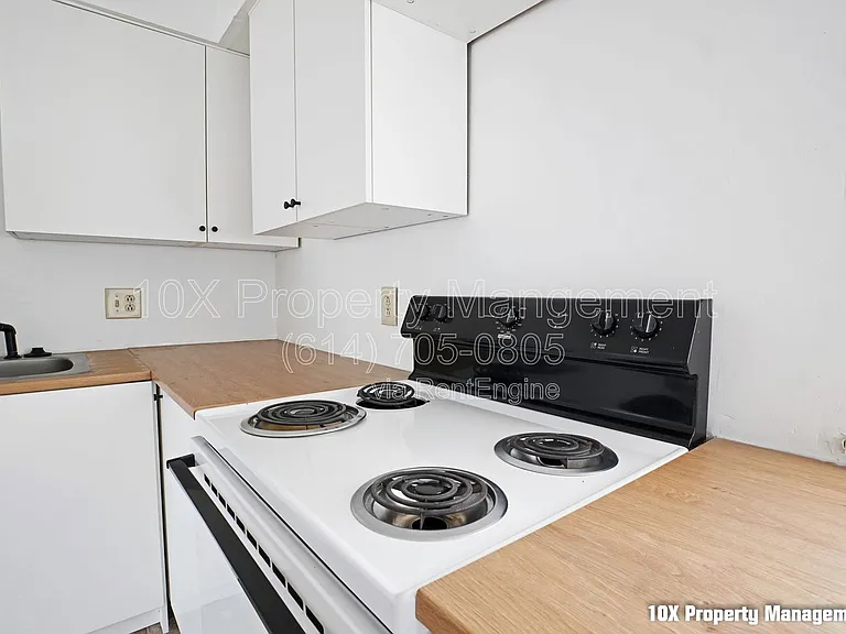 92 Cherrington Rd — Photo 12