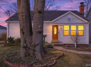 989 Des Peres Dr, Saint Louis, MO 63131