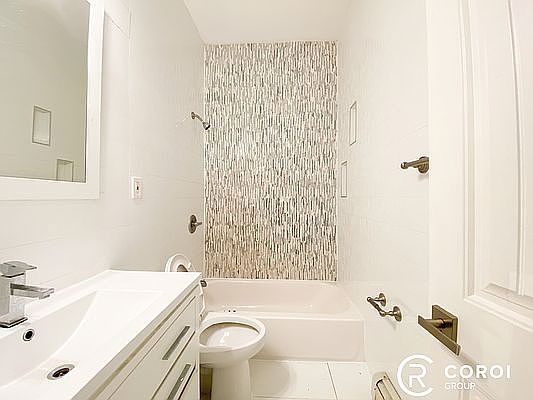 4th image of 818 Mac Donough St #G