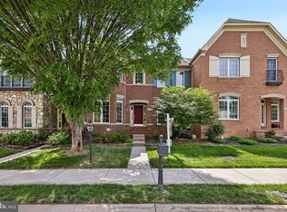 24896 Castleton Dr, Chantilly, VA 20152