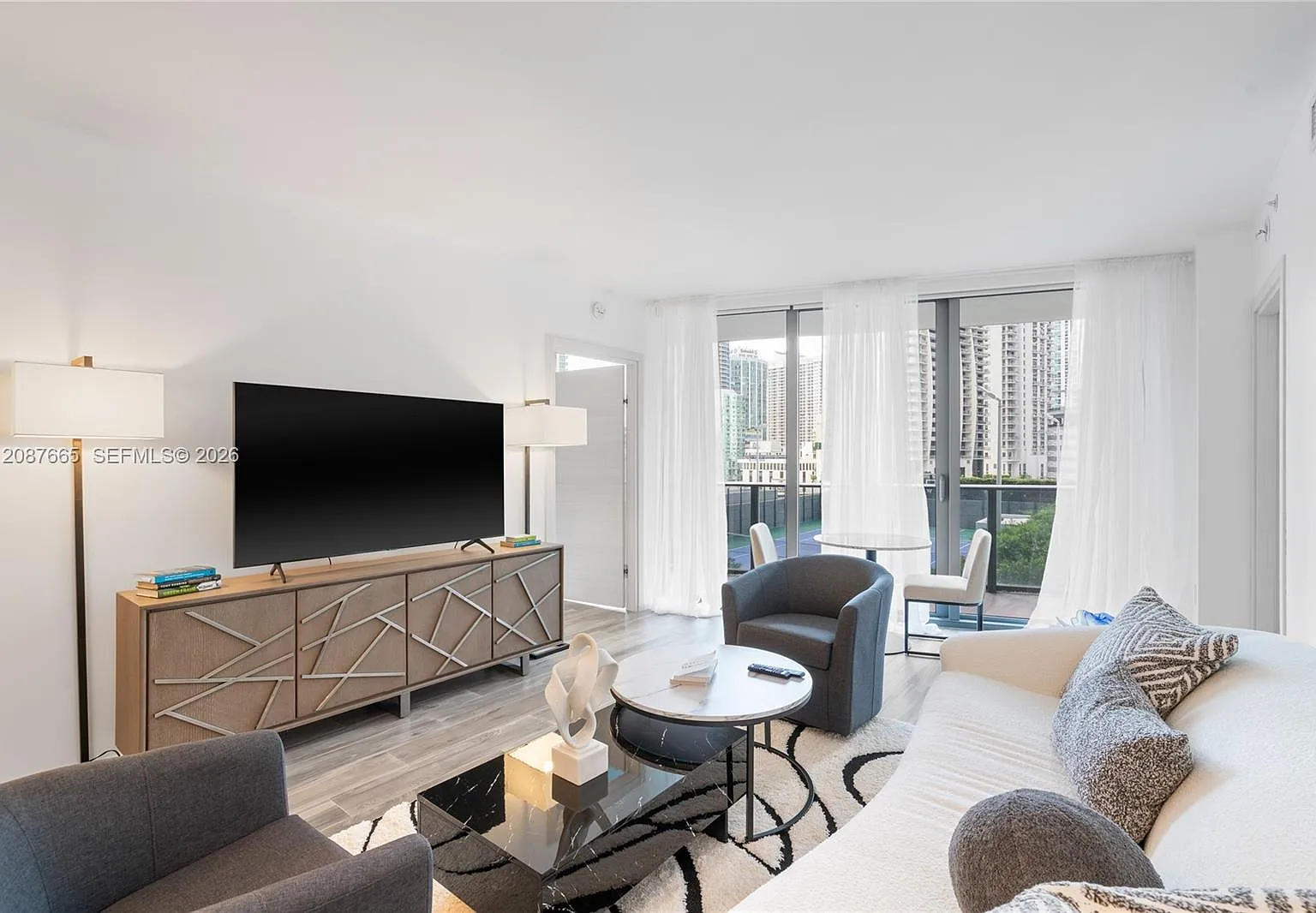 801 Sma Residences Condo — Photo 4