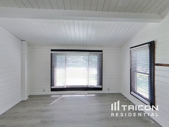 3rd image of 3601 Christine Pl