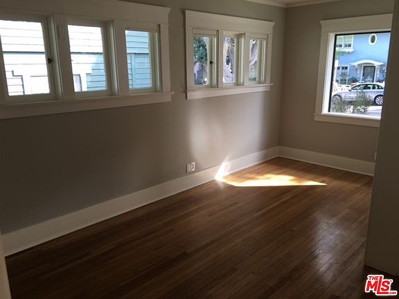 5th image of 653 Ashland Ave