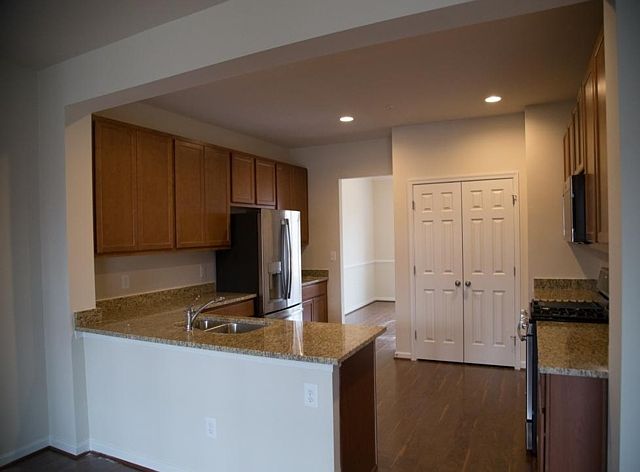 1st image of 267 Oakview Village Dr