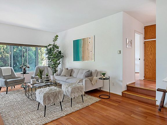 4th image of 832 Euclid St APT 207