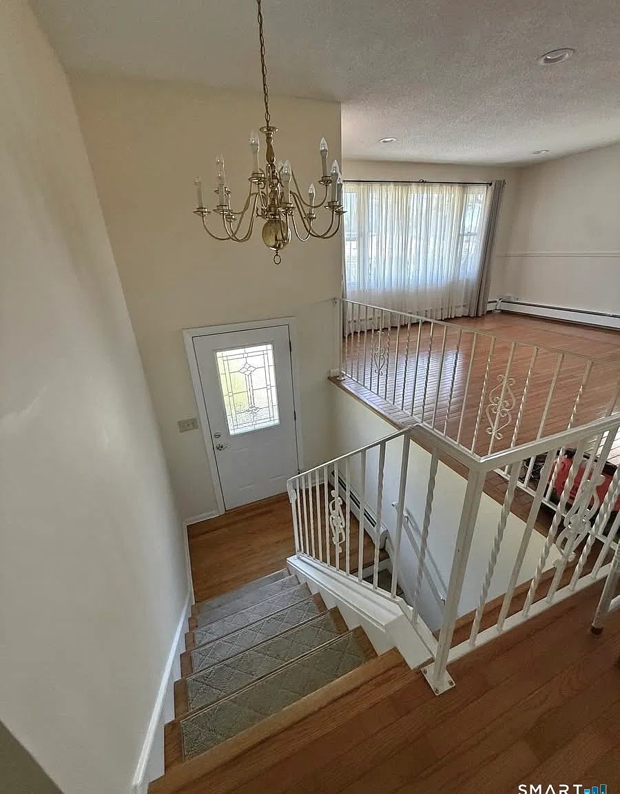 2 bed, 2.0 bath, 2244 sqft, $2,600 — Photo 3