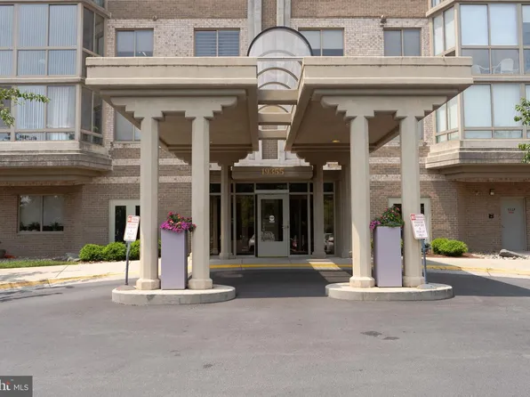 19355 Cypress Ridge Ter Unit 905, Lansdowne, VA 20176