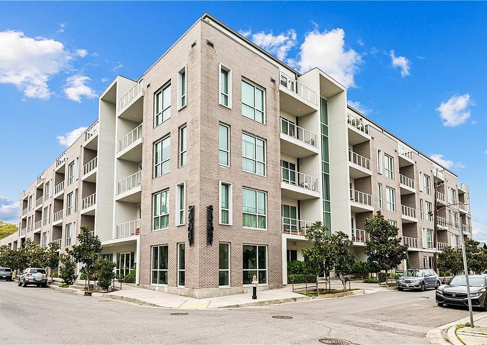 1st image of 900 Bartholomew St #415