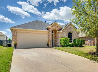 220 Arabian Rd, Waxahachie, TX 75165