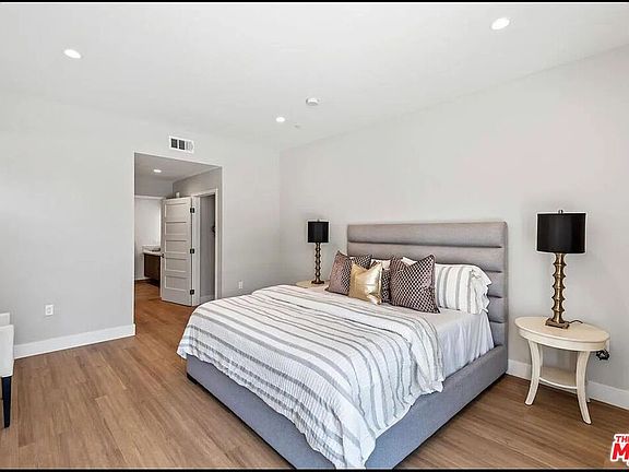4th image of 1906 Overland Ave #203